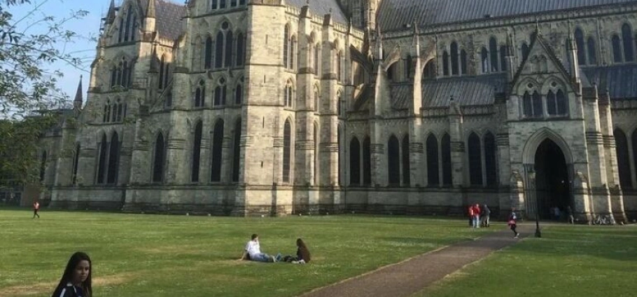 Salisbury Stonehenge and Cathedral Day Tour-4