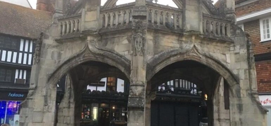 Salisbury Stonehenge and Cathedral Day Tour-8