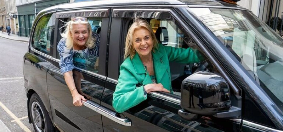 London Black Cab Historical Landmarks Tour-6
