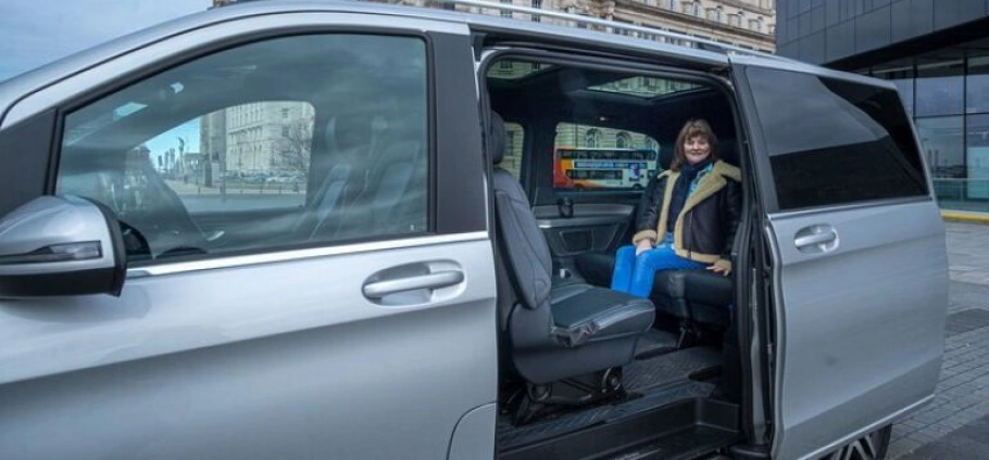 Liverpool Private Luxury Sightseeing Tour-1
