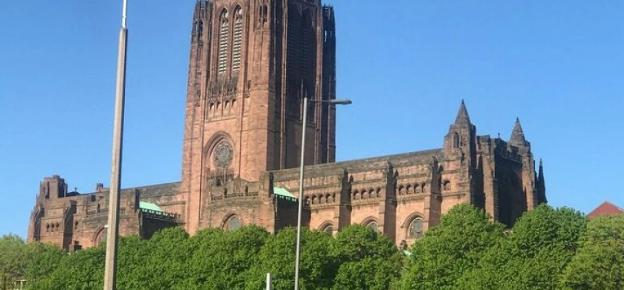 Liverpool Private Luxury Sightseeing Tour-10