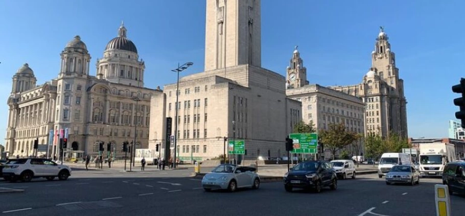 Liverpool Private Luxury Sightseeing Tour-4