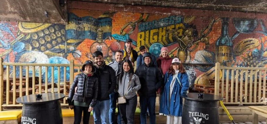 Manchester Oasis Walking Tour Experience-5