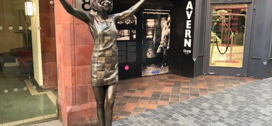 Liverpool Beatles Walking Tour Experience-2
