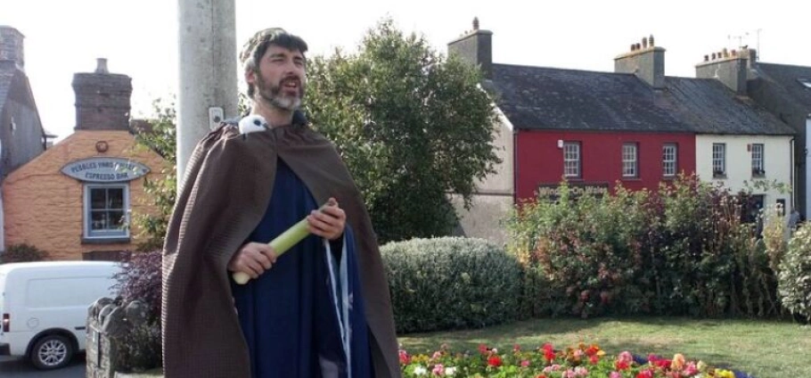 St Davids Hilarious Comedy Walking Tour-1