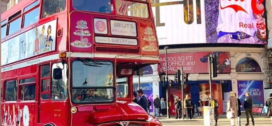 London Vintage Bus Afternoon Tea Experience-8