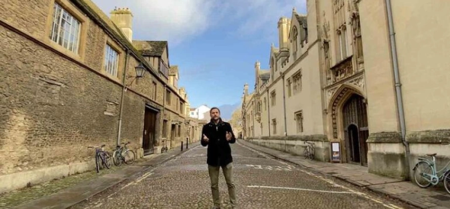 Oxford Detective Walking Tour Experience-12