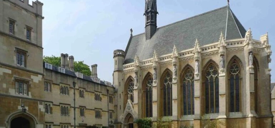 Oxford Detective Walking Tour Experience-7