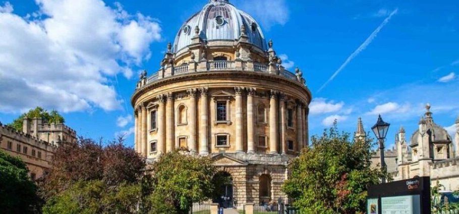 Oxford Detective Walking Tour Experience-2