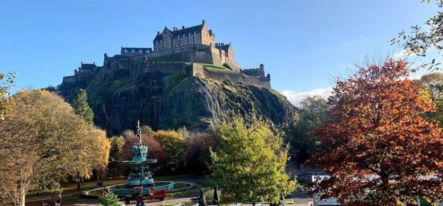 Edinburgh Castle Guided History Experience-11