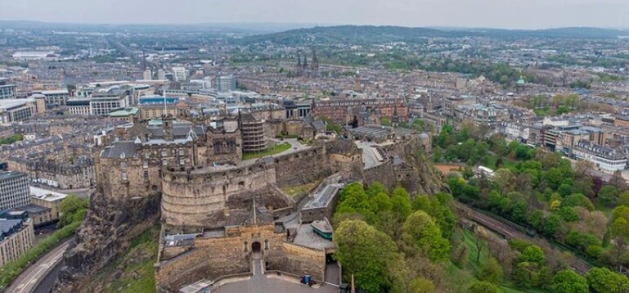 Edinburgh Castle Guided History Experience-8