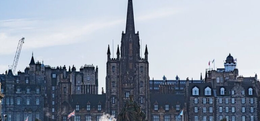 Edinburgh Historical Walking Tour Experience-6
