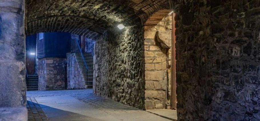Edinburgh Halloween History and Mystery Tour-4