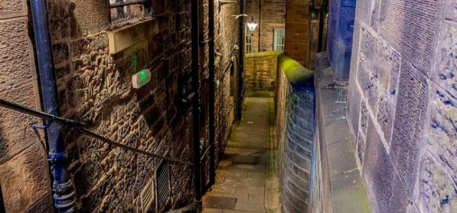 Edinburgh Halloween History and Mystery Tour-5