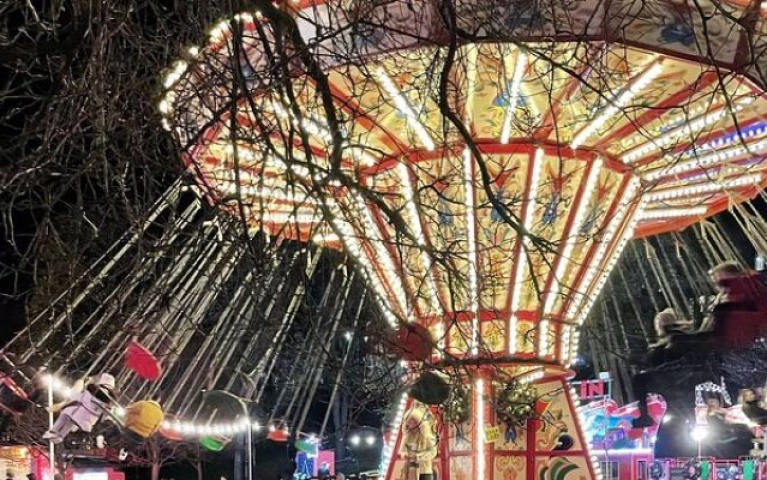 Edinburgh Christmas Market and Walking Tour