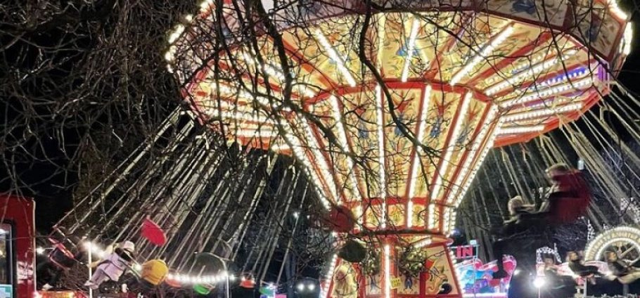 Edinburgh Christmas Market and Walking Tour-1