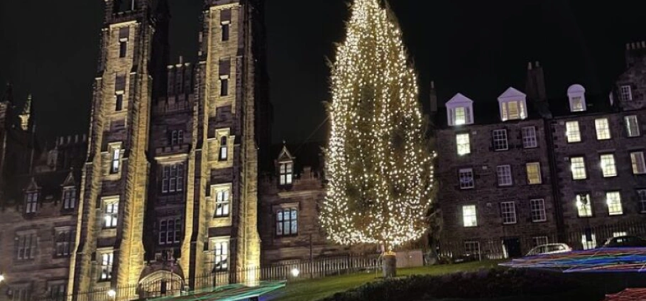 Edinburgh Christmas Market and Walking Tour-2