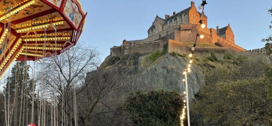 Edinburgh Christmas Market and Walking Tour-3