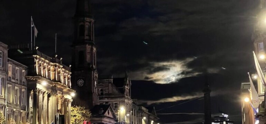 Edinburgh Christmas Market and Walking Tour-7