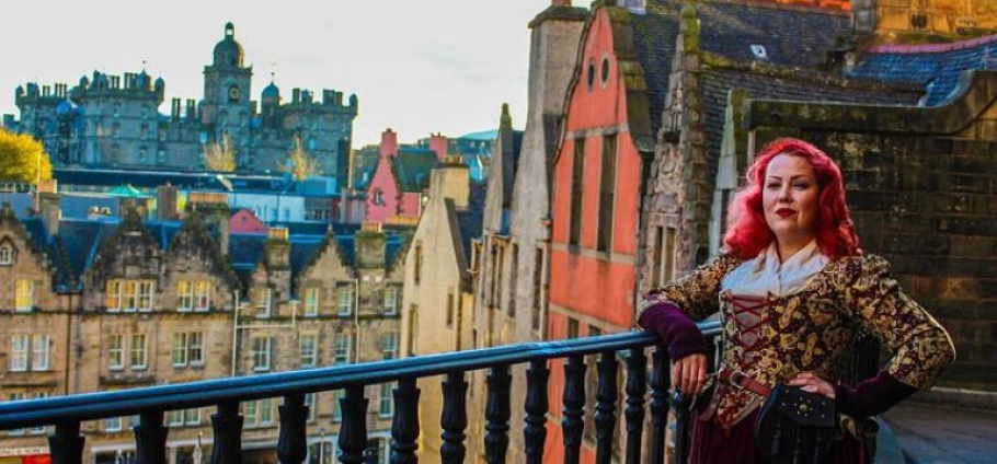Edinburgh Historical Walking Tour Experience-7