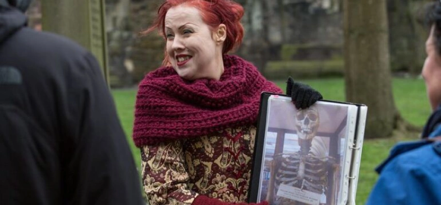 Edinburgh Historical Walking Tour Experience-8