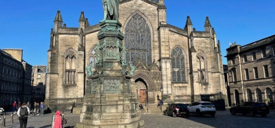 Edinburgh Private Cultural and Historical Tour-5