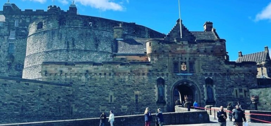 Edinburgh Private Cultural and Historical Tour-4