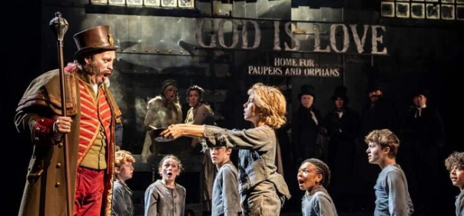 London Oliver! Theatre Experience-7