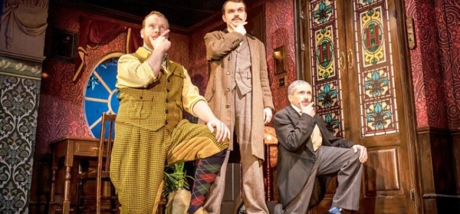 London Admission Ticket to The Play That Goes Wrong-6