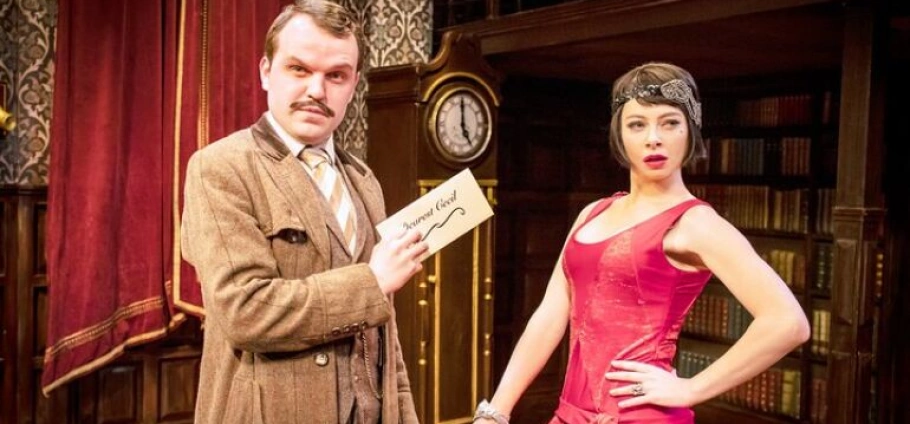 London Admission Ticket to The Play That Goes Wrong-4
