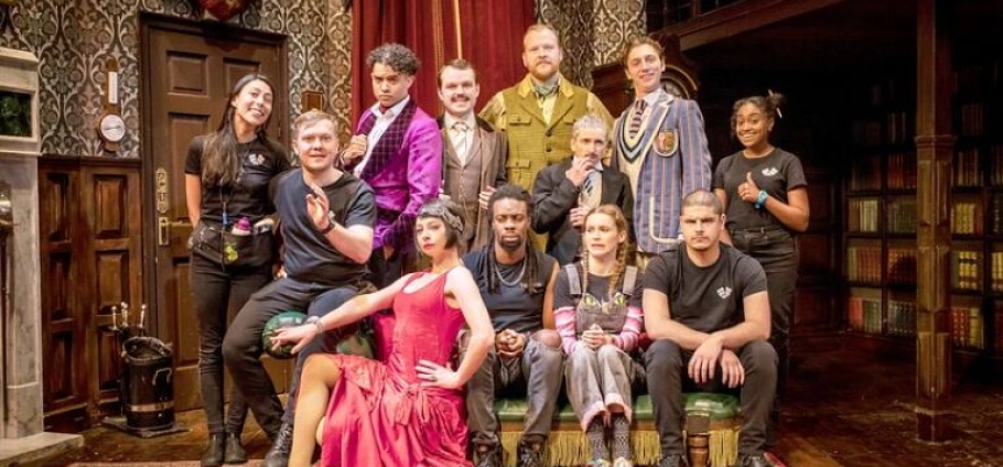 London Admission Ticket to The Play That Goes Wrong-2