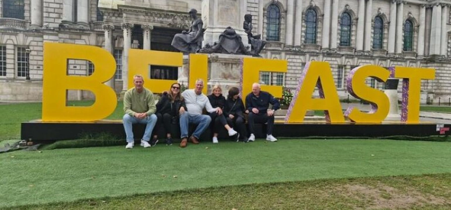 Belfast Black Taxi History and Murals Tour-11