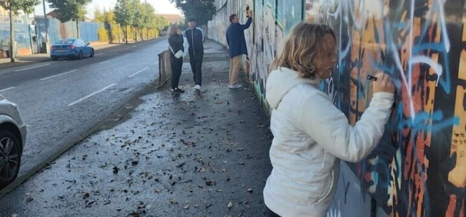 Belfast Black Taxi History and Murals Tour-7