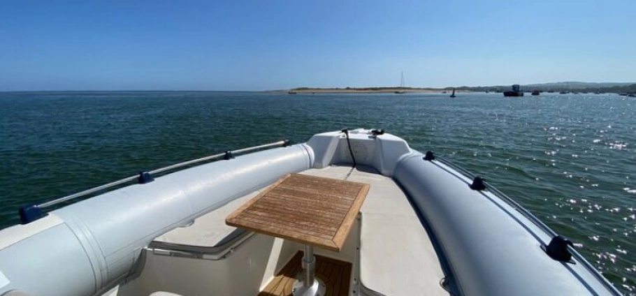 Exmouth Luxury Coastal Boat Tour Experience-5
