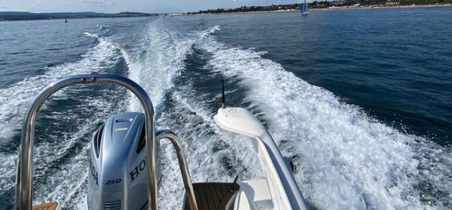 Exmouth Luxury Coastal Boat Tour Experience-4