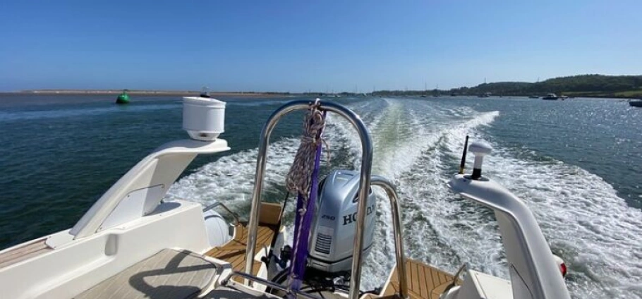 Exmouth Luxury RIB Cruise and Estuary Tour-7