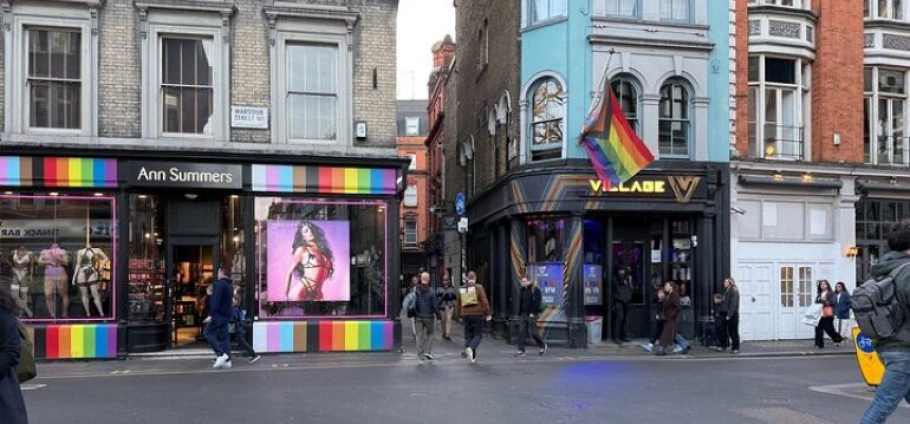 Soho Hidden Gay Bar Hopping Tour-2