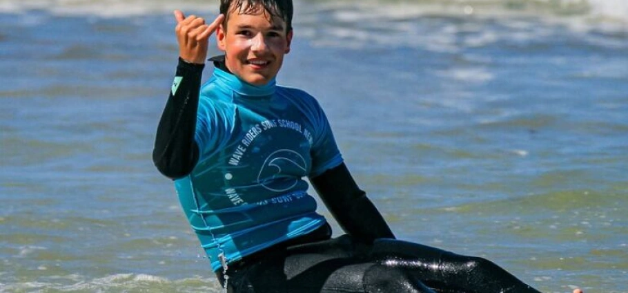 Newquay Surfing Lessons and Wave Riding-7