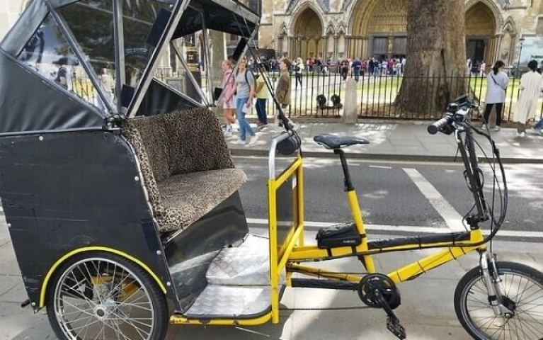 London Iconic Landmarks Rickshaw Tour Adventure