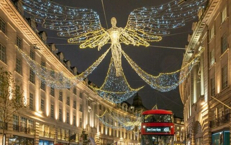 London Cozy Christmas Lights Rickshaw Tour