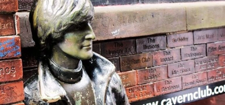Liverpool Beatles Walking and Pub Tour-9