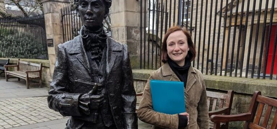 Edinburgh Canongate History Walking Tour-9