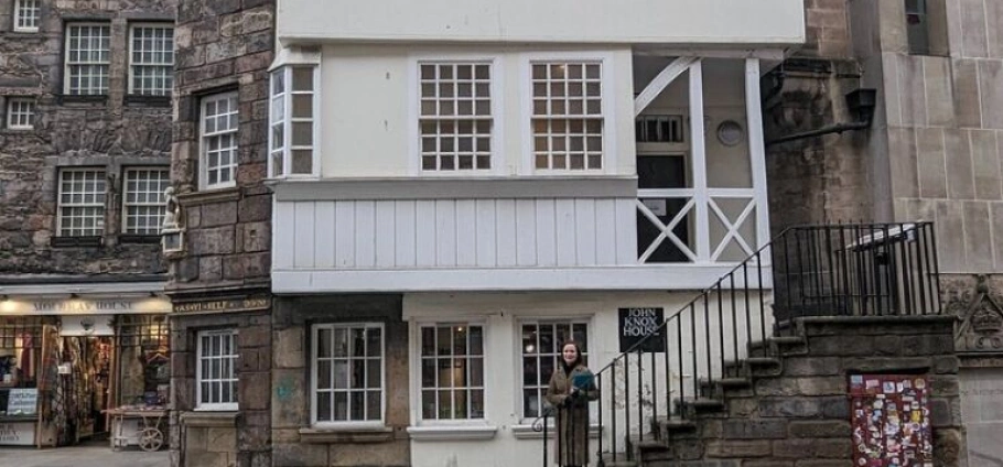 Edinburgh Canongate History Walking Tour-4