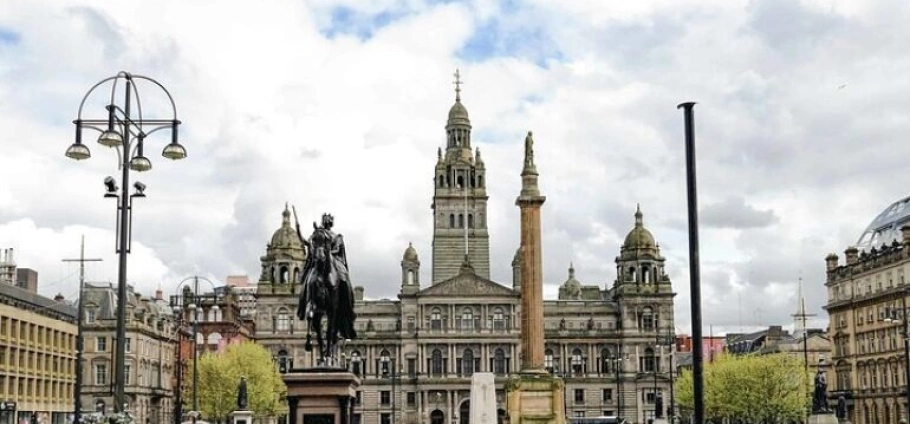 Glasgow Historic Walking Tour Experience-2