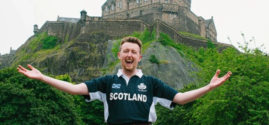 Edinburgh Castle Walking Tour Experience-1