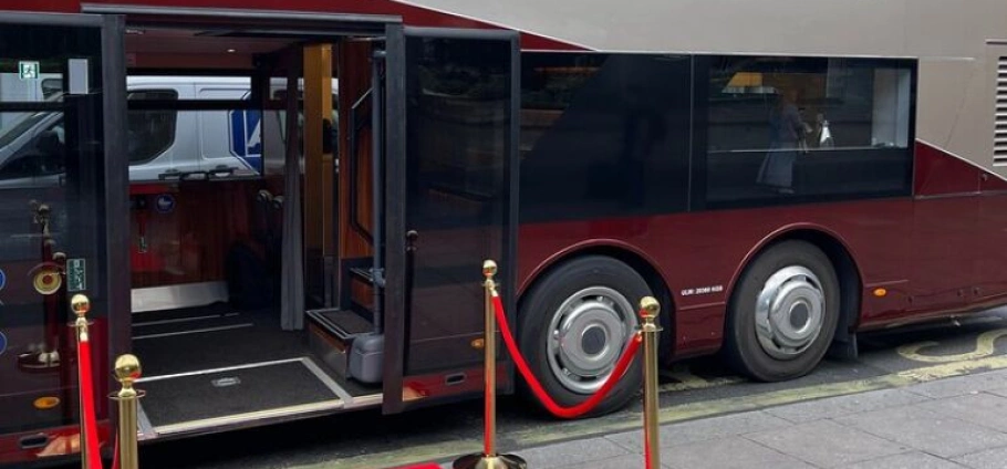 London Luxury Panoramic Bus Experience-2
