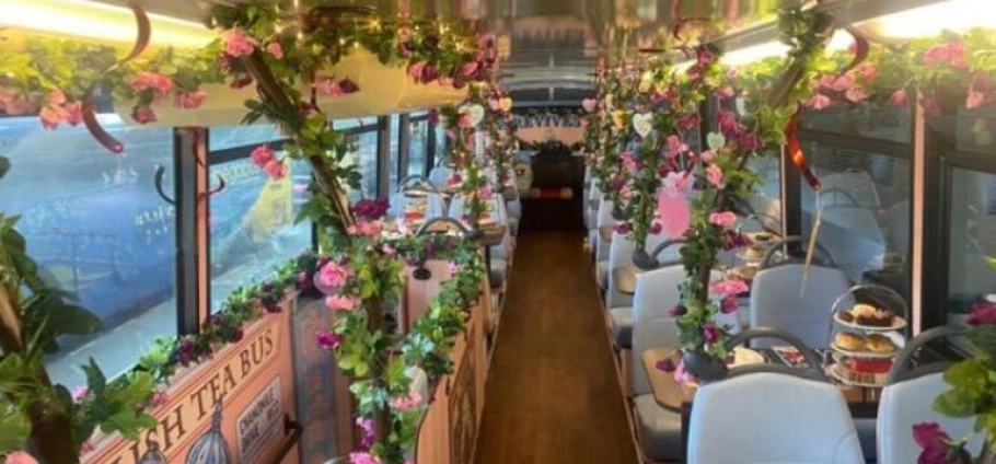 London Oasis-Inspired Afternoon Tea Bus Tour-3