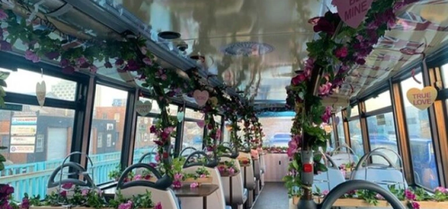 London Oasis-Inspired Afternoon Tea Bus Tour-4