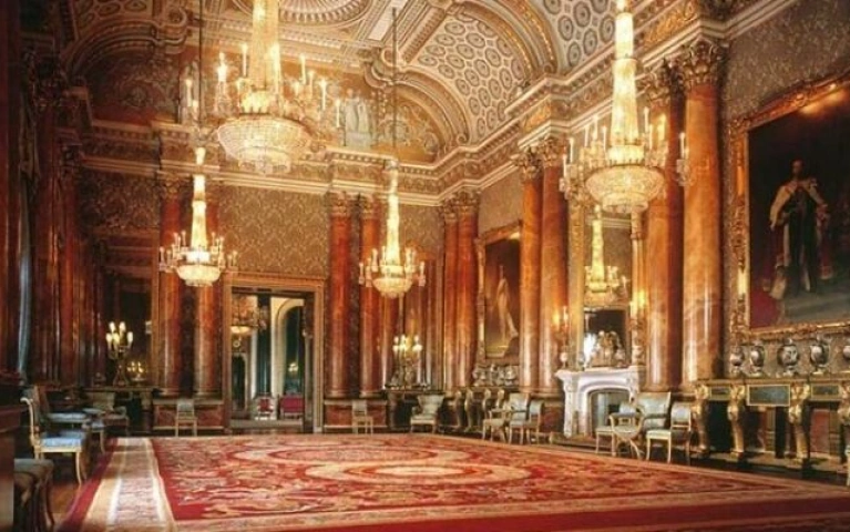 London Buckingham Palace and Afternoon Tea Bus