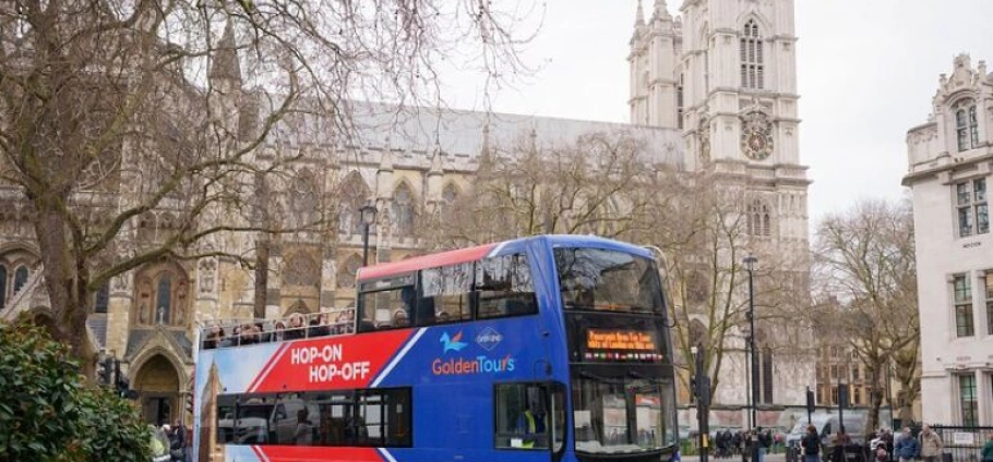 London Open-Top Bus and Buckingham Palace-5